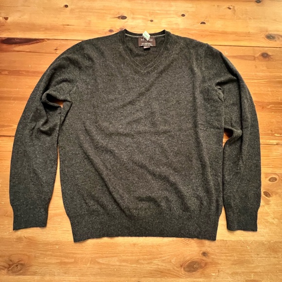 Mens Dark Charcoal Grey 100% 2-Ply Cashmere V-Neck Sweater Black Brown Medium - Picture 1 of 3